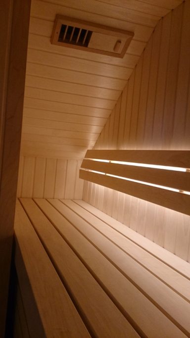 Sauna sur mesure sous pente, Atelier du Sauna